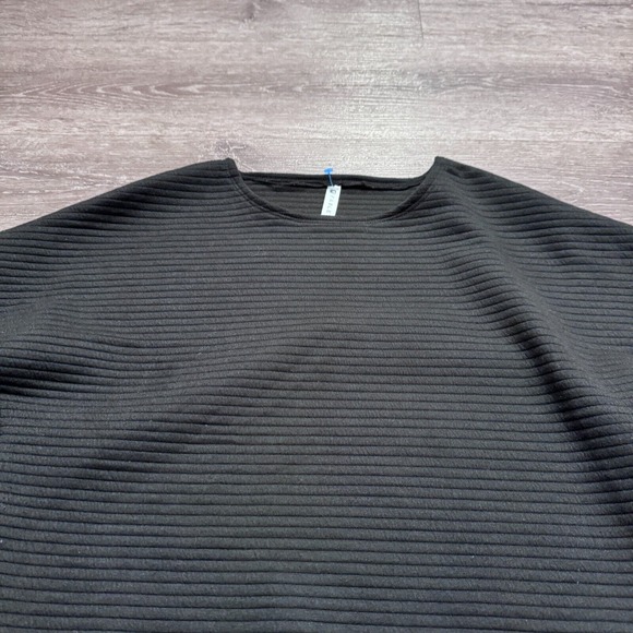 Fabletics Sweater Womens Medium Pullover Sweatshirt Athleisure Stretch Quilted - Picture 2 of 10